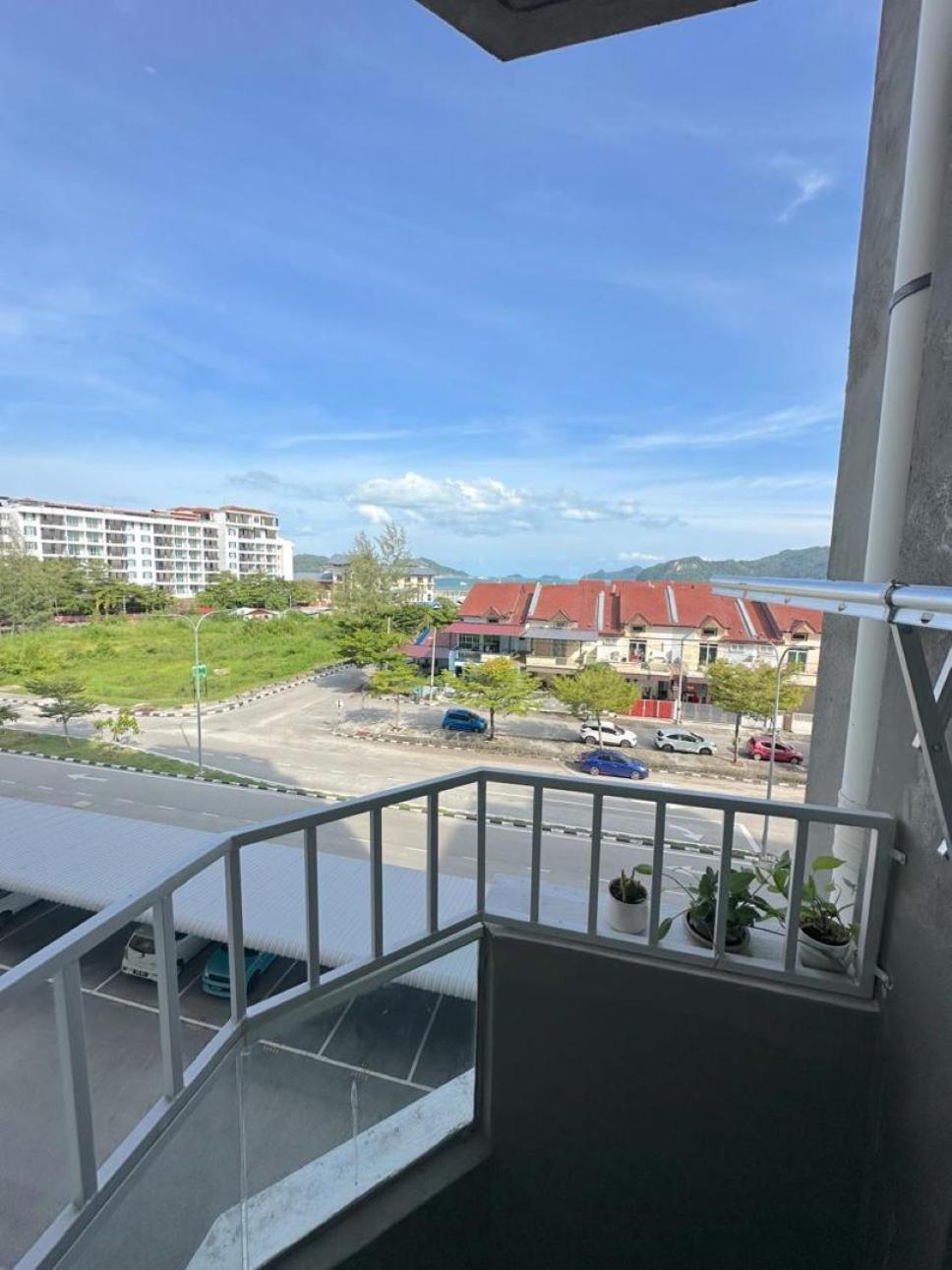 Maya Seaview Families Suite Apartment + Sky Pool Kuah Exterior foto